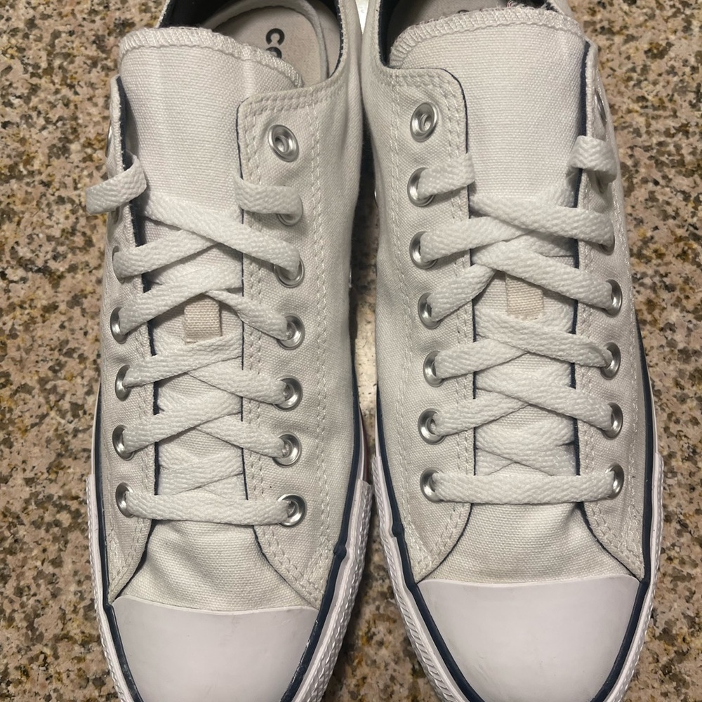 Tennis Shoe